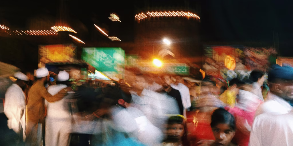 Ramadan travel logistics: sunset traffic and crowd timing